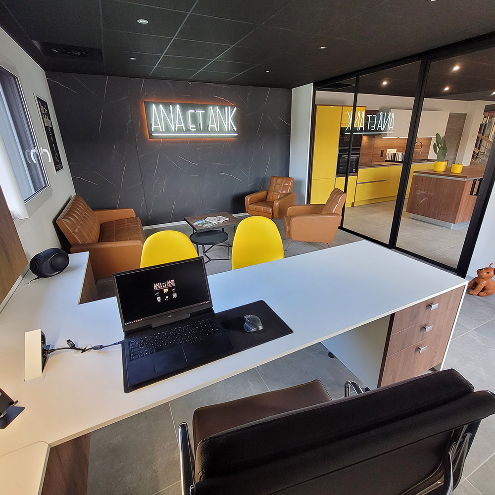 ana-et-ank-Bureau04-1000